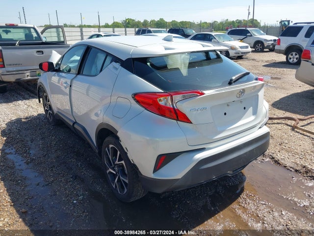 Toyota C-HR XLE 2018 NMTKHMBX9JR012860 Image 3