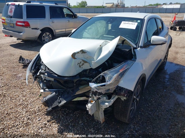 Toyota C-HR XLE 2018 NMTKHMBX9JR012860 Image 6