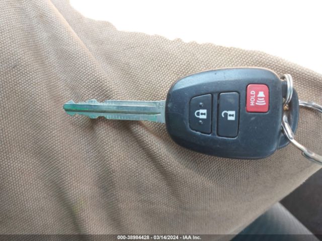 JTMBFREV7HJ144344 Toyota RAV4 LE