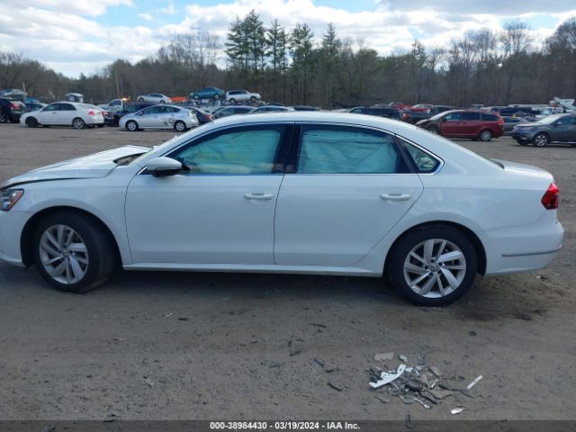 1VWBA7A31JC022416 Volkswagen Passat 2.0t Se