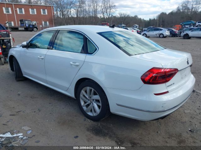 1VWBA7A31JC022416 Volkswagen Passat 2.0t Se