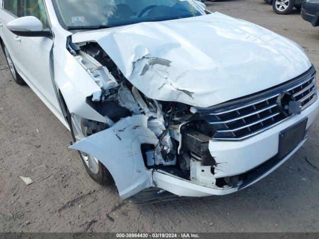 1VWBA7A31JC022416 Volkswagen Passat 2.0t Se