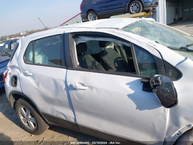 Chevrolet TRAX LS 2019 3GNCJNSB2KL187793 Image 12