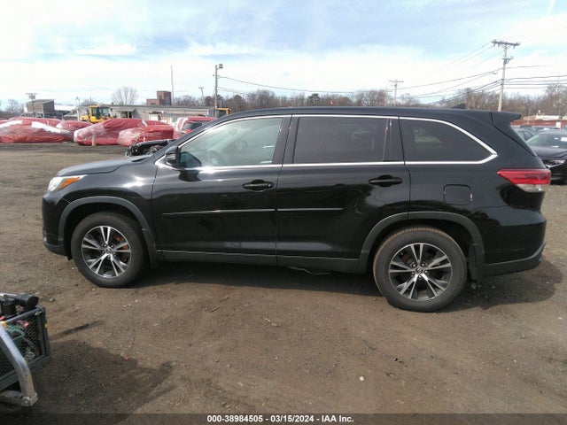Toyota Highlander Le Plus 2019 5TDBZRFH4KS936073 Image 14