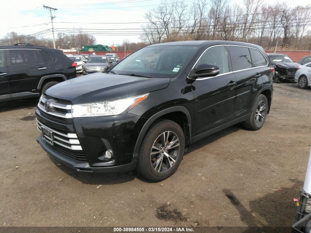 Toyota Highlander Le Plus 2019 5TDBZRFH4KS936073 Image 2