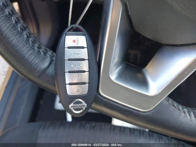 JN8AT2MT2KW266930 Nissan ROGUE SV