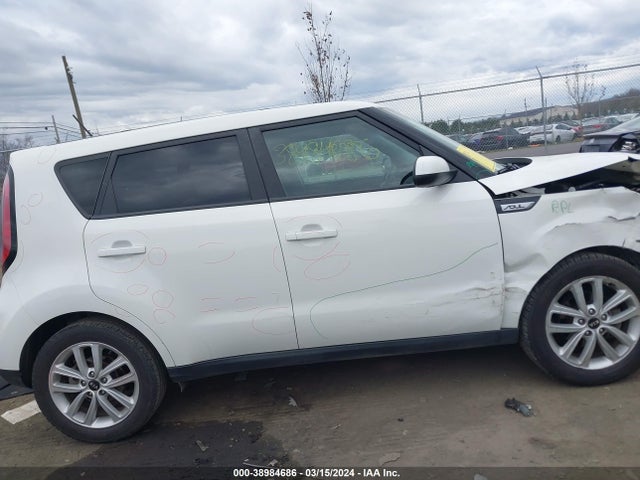 KIA SOUL + 2018 KNDJP3A57J7602530 Image 13