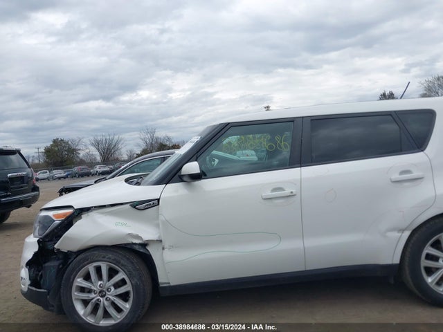 KIA SOUL + 2018 KNDJP3A57J7602530 Image 14