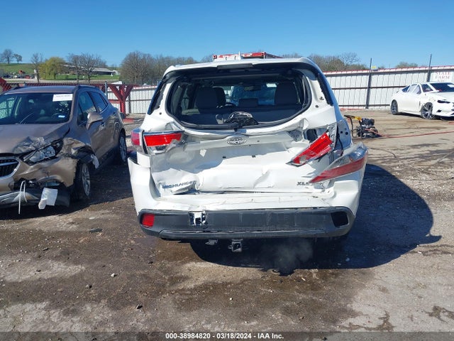 Toyota Highlander Xle V6 2014 5TDJKRFH2ES031884 Image 16