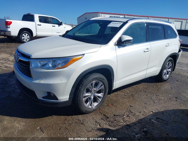 Toyota Highlander Xle V6 2014 5TDJKRFH2ES031884 Image 2