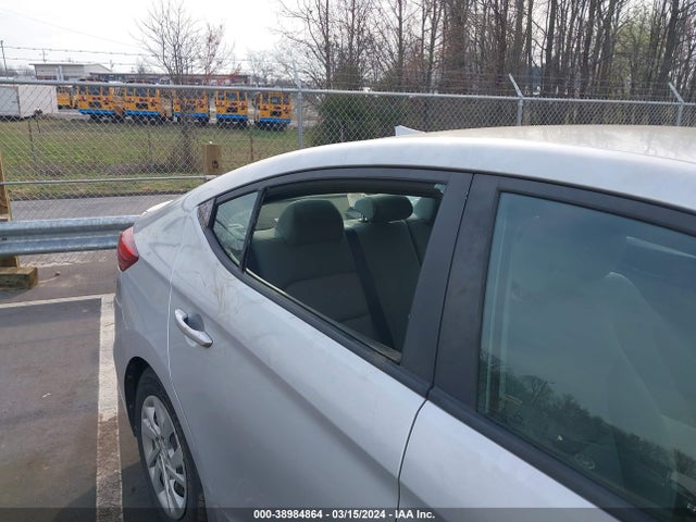 Hyundai ELANTRA SE 2017 KMHD74LFXHU117993 Image 11