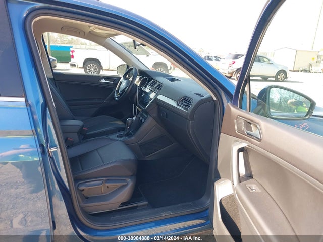 3VV3B7AX2JM044254 Volkswagen Tiguan 2.0t Se/2.0t Sel
