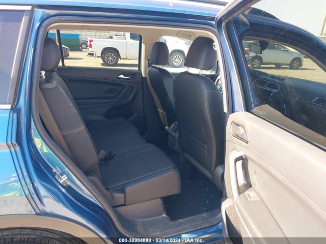 3VV3B7AX2JM044254 Volkswagen Tiguan 2.0t Se/2.0t Sel