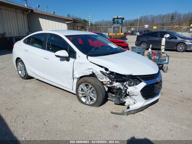 Chevrolet CRUZE LT 2019 1G1BE5SM7K7109520 Image 1