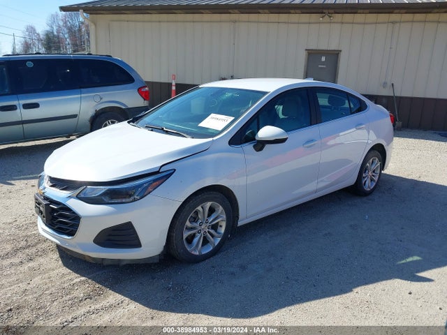 Chevrolet CRUZE LT 2019 1G1BE5SM7K7109520 Image 2