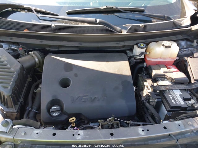 Chevrolet Traverse Ls 2018 1GNERFKW1JJ245716 Image 10