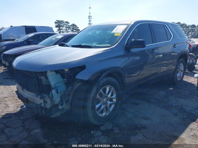 Chevrolet Traverse Ls 2018 1GNERFKW1JJ245716 Image 2