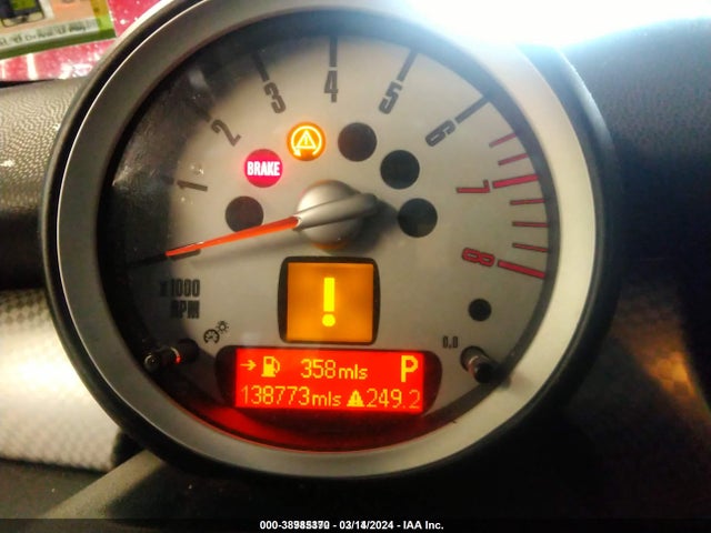 2010 MINI COOPER S WMWMF7C51ATZ74373 Photo 6