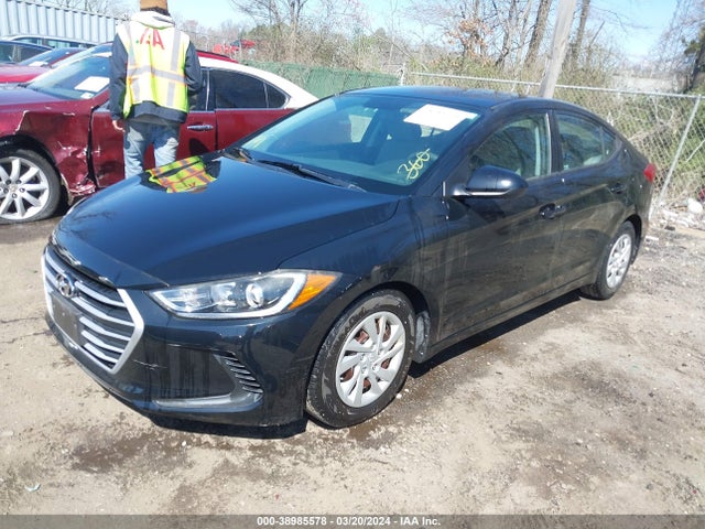 Hyundai ELANTRA SE 2018 5NPD74LF6JH215942 Image 2