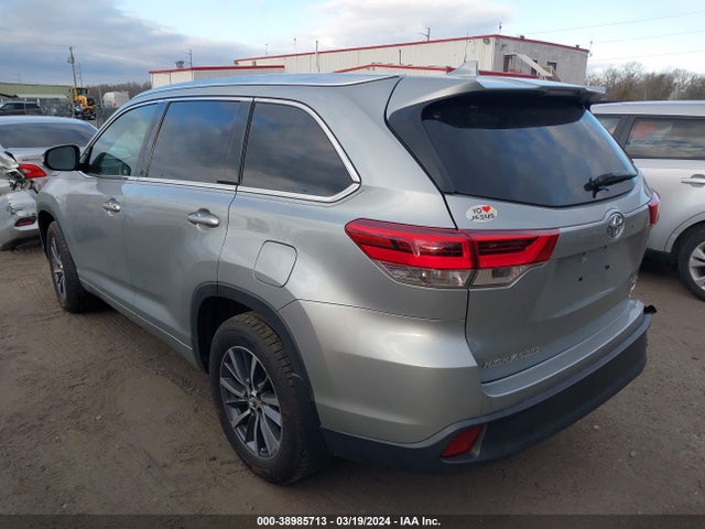 Toyota Highlander Xle 2018 5TDJZRFH5JS552376 Image 3