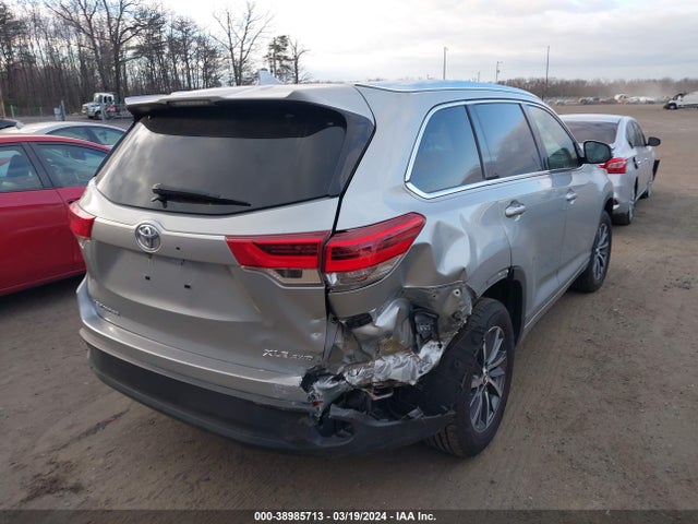 Toyota Highlander Xle 2018 5TDJZRFH5JS552376 Image 4