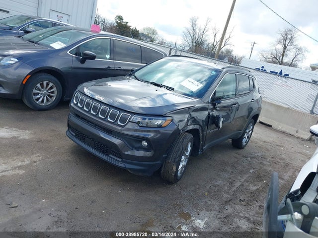 3C4NJDFB6NT204119 Jeep Compass Latitude Lux 4x4