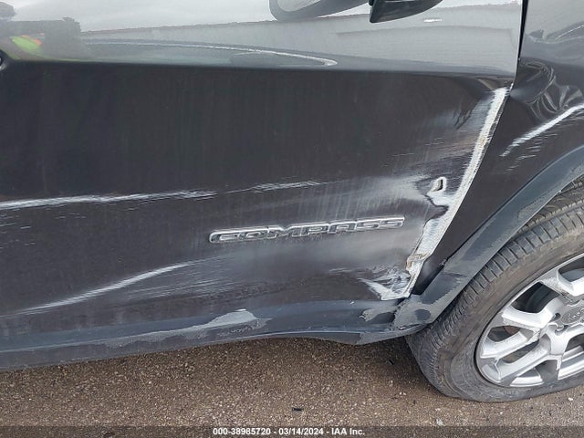 3C4NJDFB6NT204119 Jeep Compass Latitude Lux 4x4