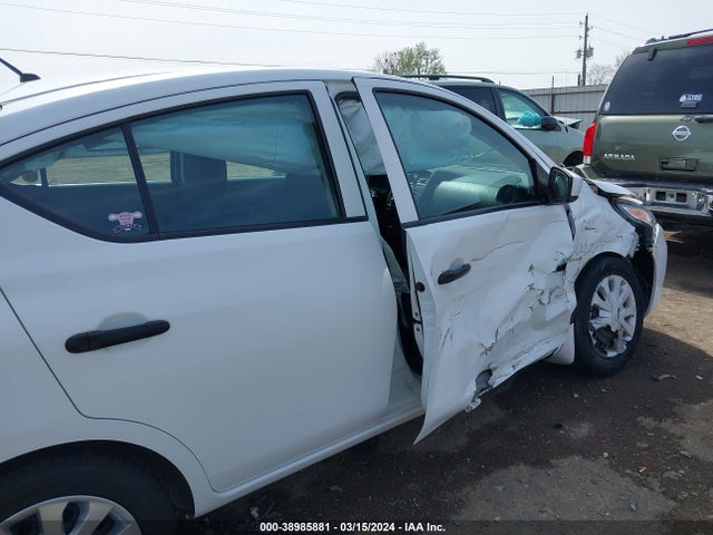 Nissan Versa 1.6 S 2016 3N1CN7AP4GL878467 Image 16