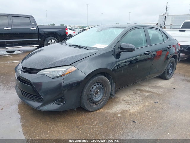 Toyota COROLLA LE 2018 2T1BURHE1JC092051 Image 2
