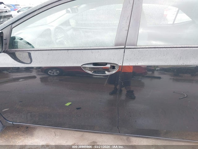 Toyota COROLLA LE 2018 2T1BURHE1JC092051 Image 6