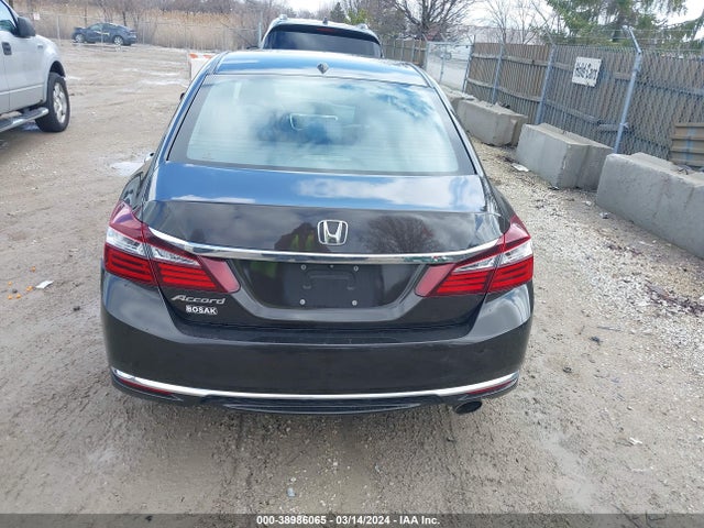 Honda ACCORD EX 2016 1HGCR2F70GA101001 Image 16