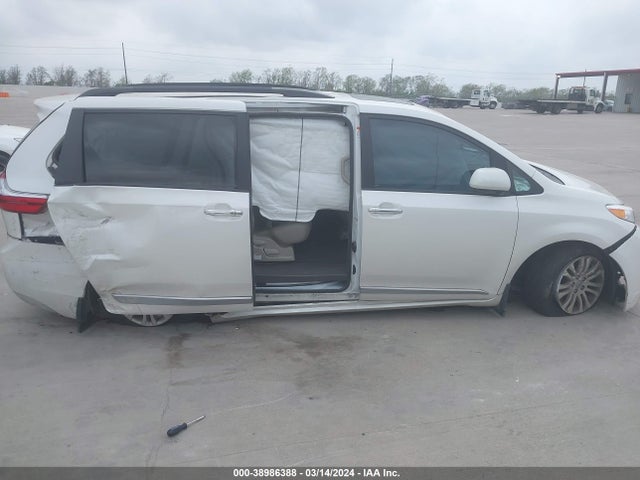 Toyota Sienna Xle 8 Passenger 2017 5TDYZ3DC2HS821396 Image 13