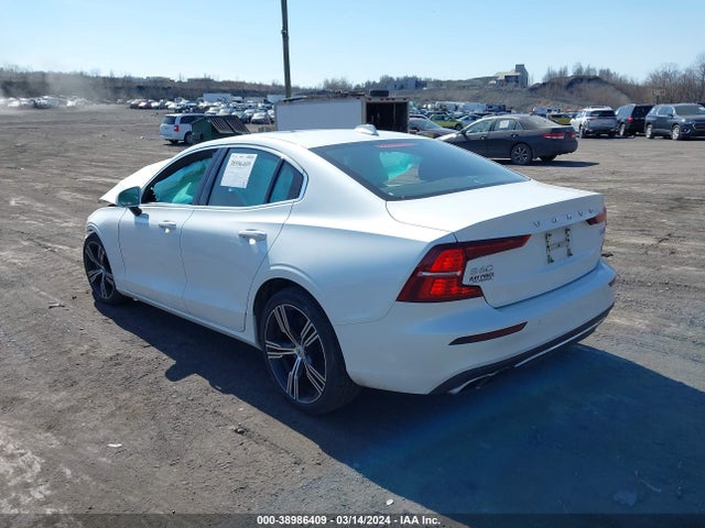 7JR102TL5MG118856 Volvo S60 T5 Inscription