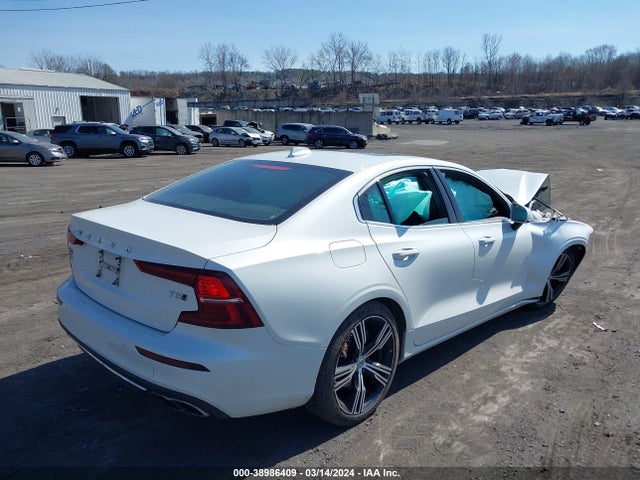 7JR102TL5MG118856 Volvo S60 T5 Inscription