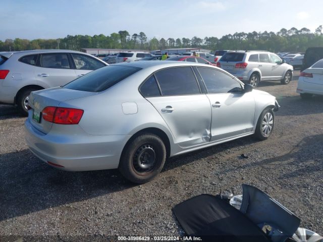 3VW2K7AJ1EM425795 Volkswagen Jetta 2.0l S
