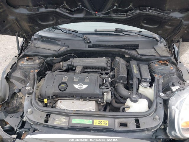 2010 MINI COOPER CLUBMAN WMWML3C56ATX51537 Photo 9