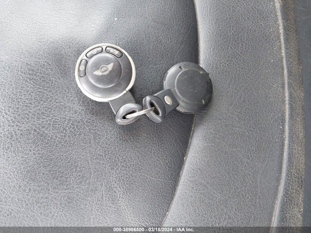 2010 MINI COOPER CLUBMAN WMWML3C56ATX51537 Photo 10