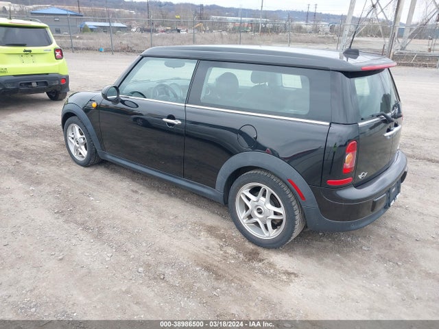 2010 MINI COOPER CLUBMAN WMWML3C56ATX51537 Photo 2