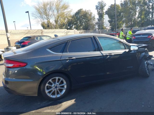 3FA6P0LU9KR261754 Ford Fusion Hybrid Se