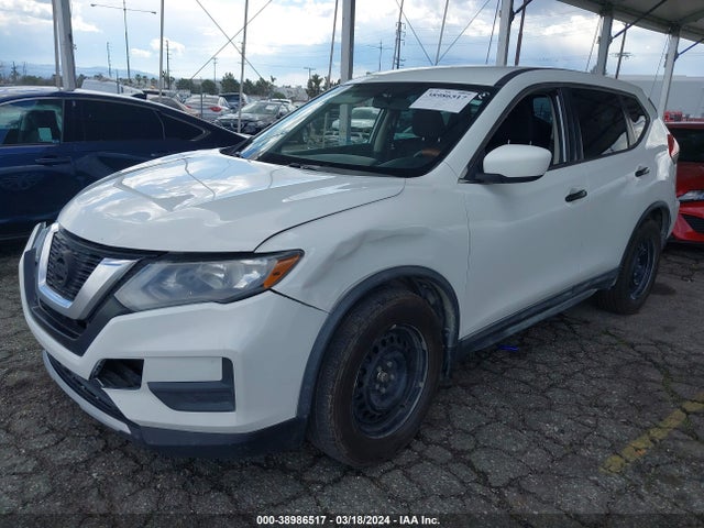 Nissan ROGUE S 2018 KNMAT2MT8JP589139 Image 2