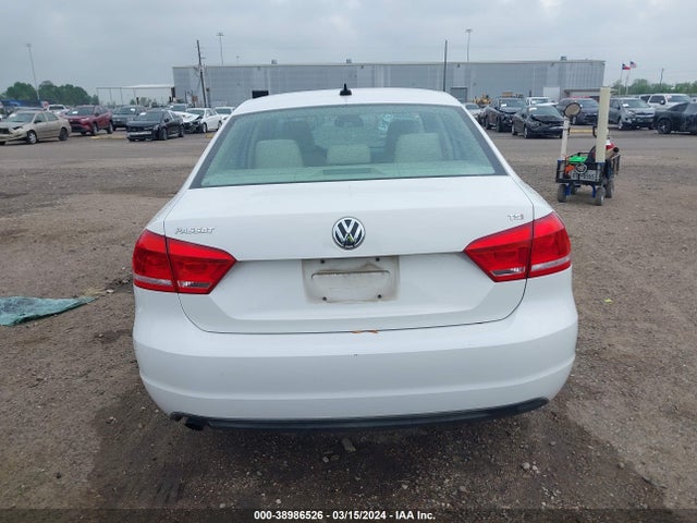 Volkswagen Passat 1.8t Wolfsburg Edition 2014 1VWAT7A35EC100840 Image 16
