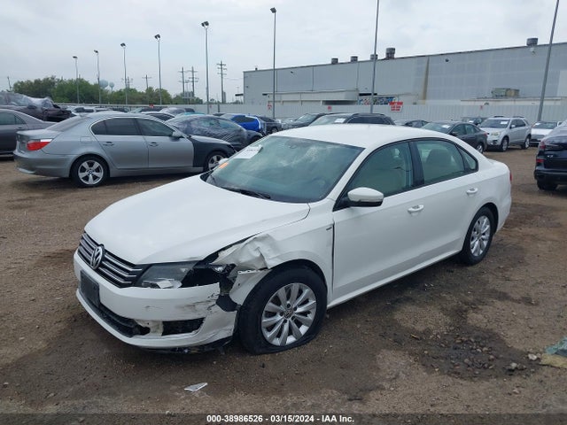Volkswagen Passat 1.8t Wolfsburg Edition 2014 1VWAT7A35EC100840 Image 2