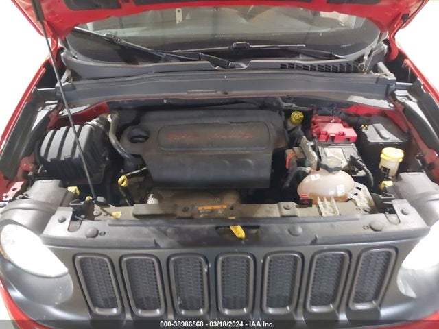 ZACCJBCB0JPJ00241 Jeep Renegade Trailhawk 4x4