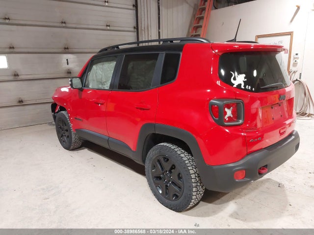 ZACCJBCB0JPJ00241 Jeep Renegade Trailhawk 4x4