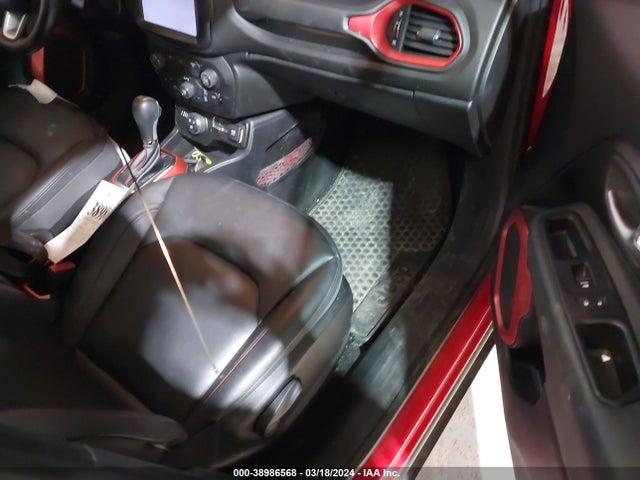 ZACCJBCB0JPJ00241 Jeep Renegade Trailhawk 4x4