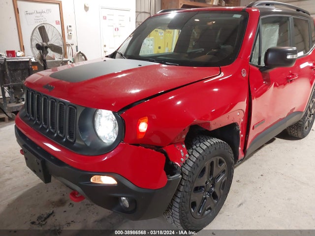 ZACCJBCB0JPJ00241 Jeep Renegade Trailhawk 4x4
