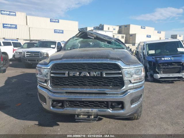 3C6UR5CL5LG269032 RAM 2500 Tradesman  4x4 6'4 Box