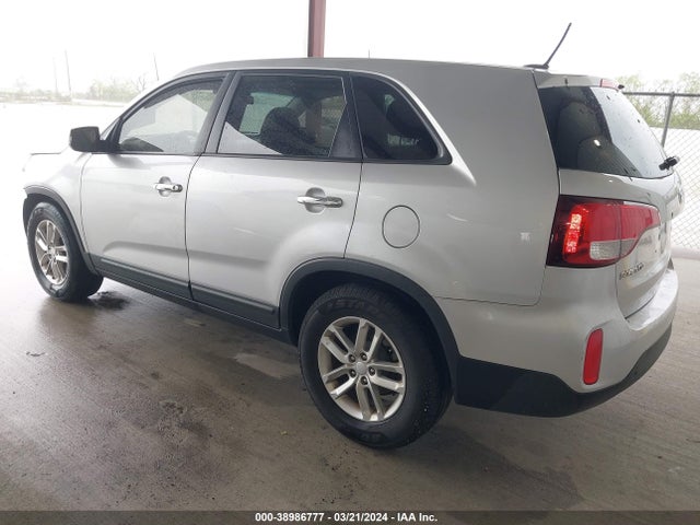KIA SORENTO LX 2015 5XYKT3A6XFG550636 Image 3