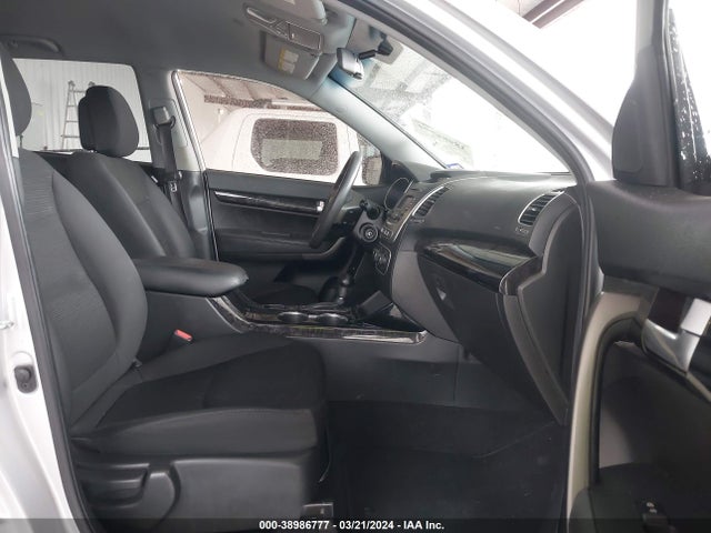 KIA SORENTO LX 2015 5XYKT3A6XFG550636 Image 5