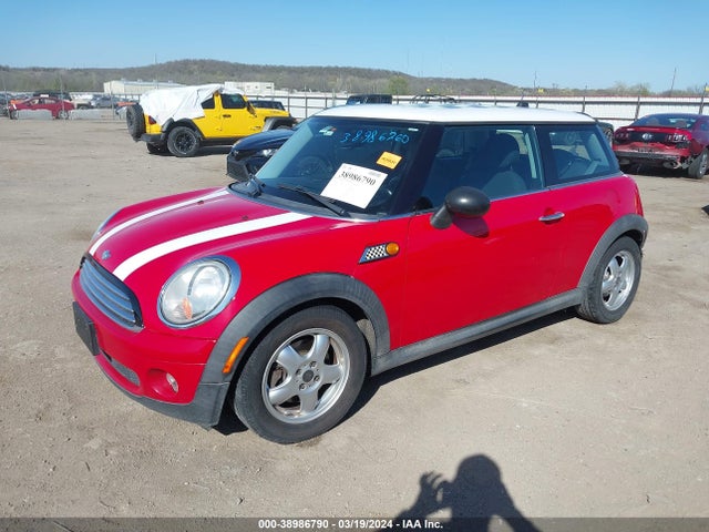 2009 MINI COOPER WMWMF33599TW73290 Photo 1
